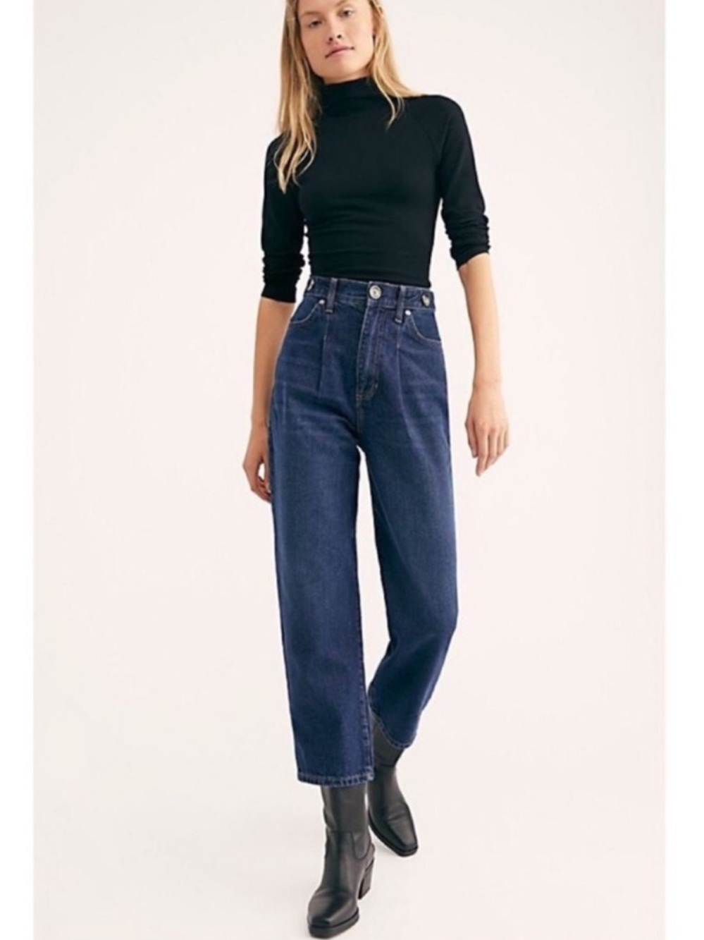 Free People We The Free Pleated Straight Leg High Rise Mom Jeans Sz 27 Dark Wash